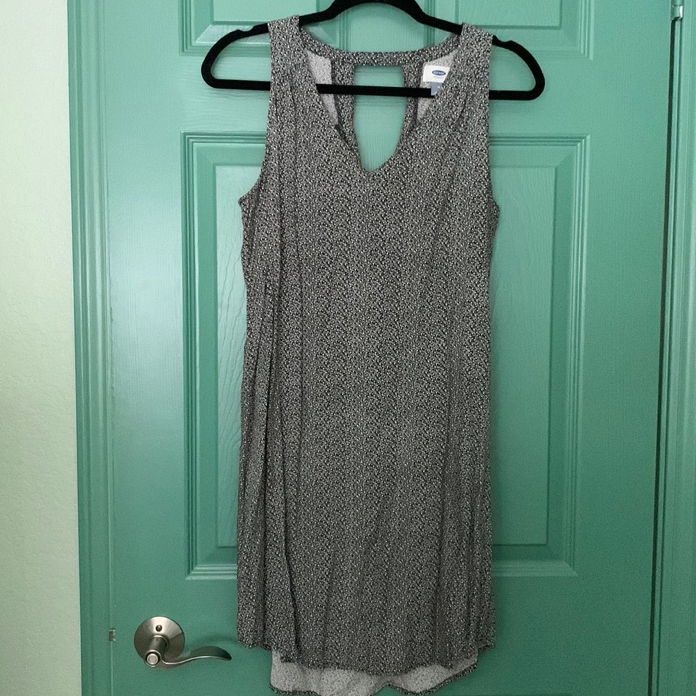 Old navy v neck short dress with keyhole back